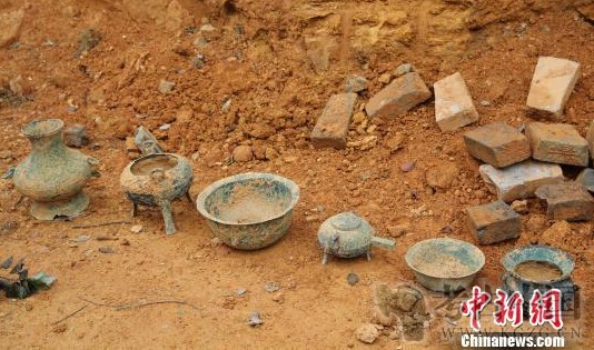 江西吉水县出土一批青铜器 或为春秋战国时期文物