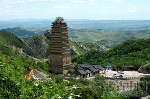 辽宁省全国重点文物保护单位(第六批18处)：云接寺塔