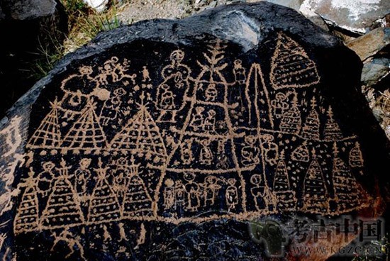 内蒙古发现距今约4000年的“生育庆祝图”岩画